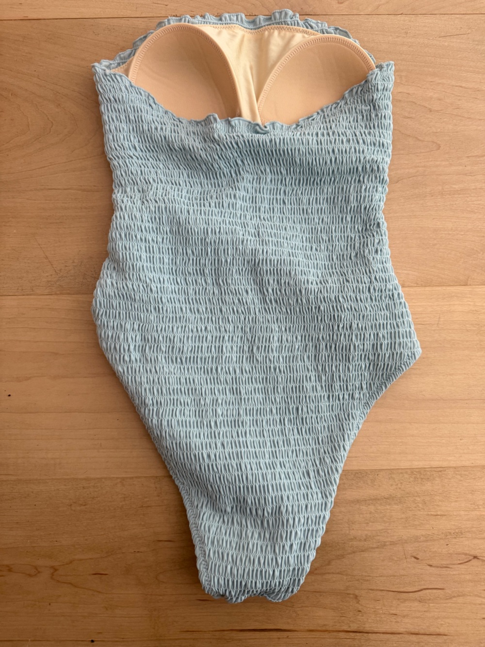 One piece - Picture 2 of 4